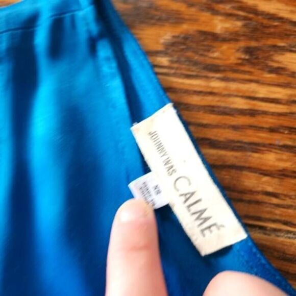 Johnny Was Calme Double V Neck Flowy Tank in Blue Size XS - Picture 2 of 4
